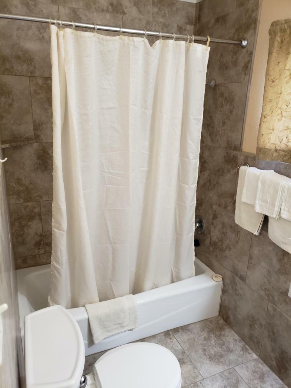 Encino Motel Плезантон Экстерьер фото